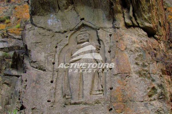 rock-carved-buddha-gilgit-pakistan