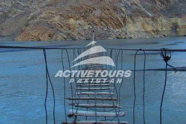Hunza-Valley-Tour-Magnificent-Karakorum-Highway-Tour-8